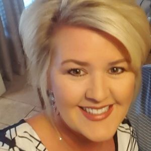 Meet your Posher, Leigh